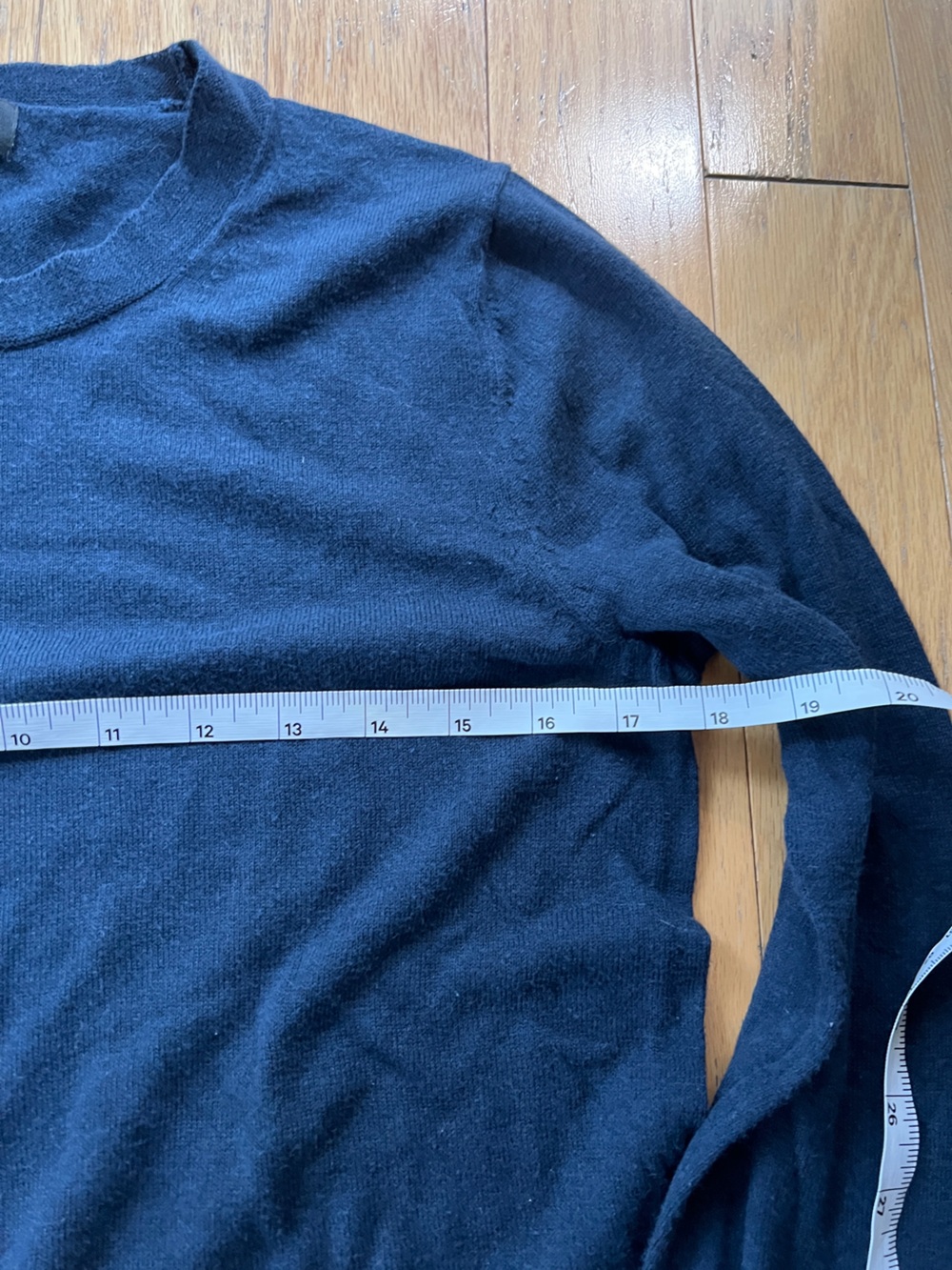 Banana Republic Women’s Forever Sweater - Navy & Light Gray - Picture 7 of 7